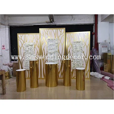 gold round plinths
